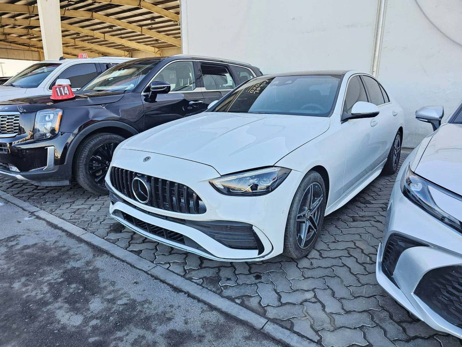 MERCEDES BENZ C200 - Exterior