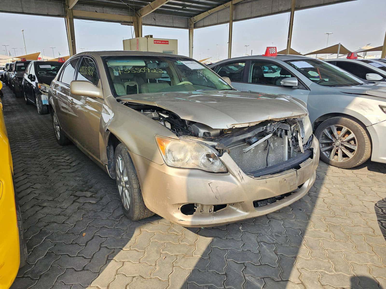 TOYOTA AVALON - Exterior