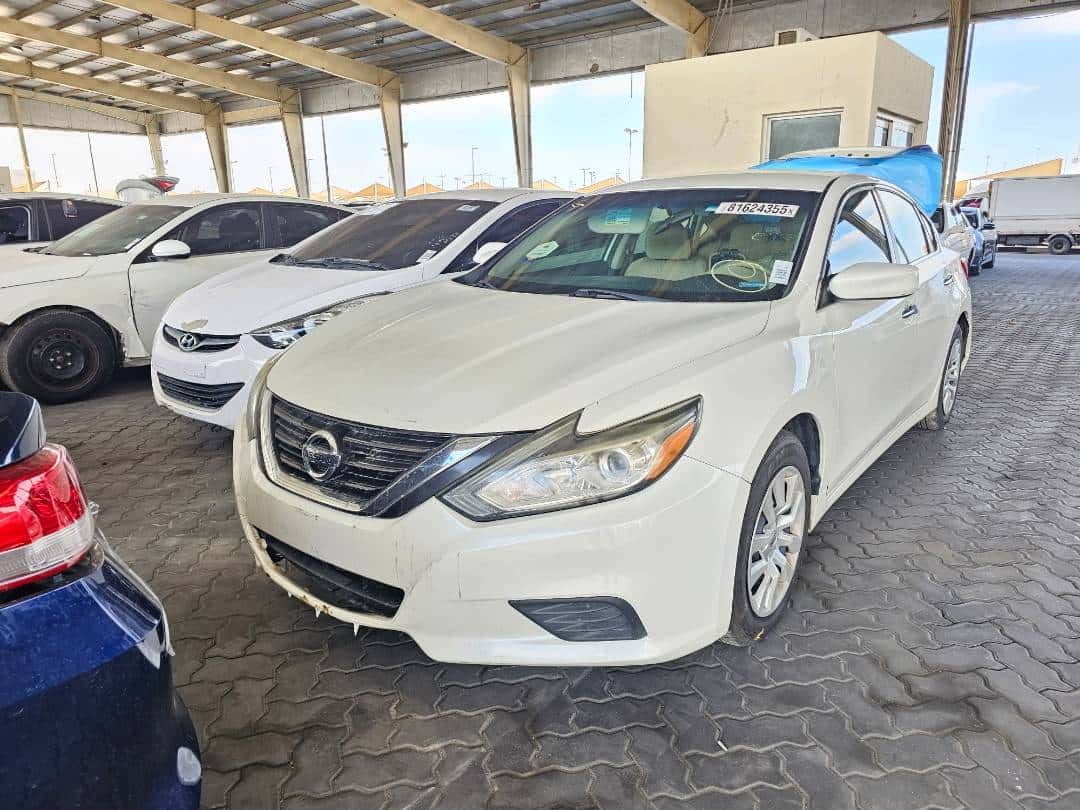 NISSAN ALTIMA - Exterior