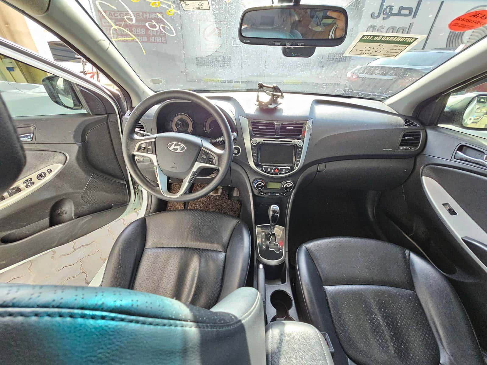 HYUNDAI ACCENT - Exterior