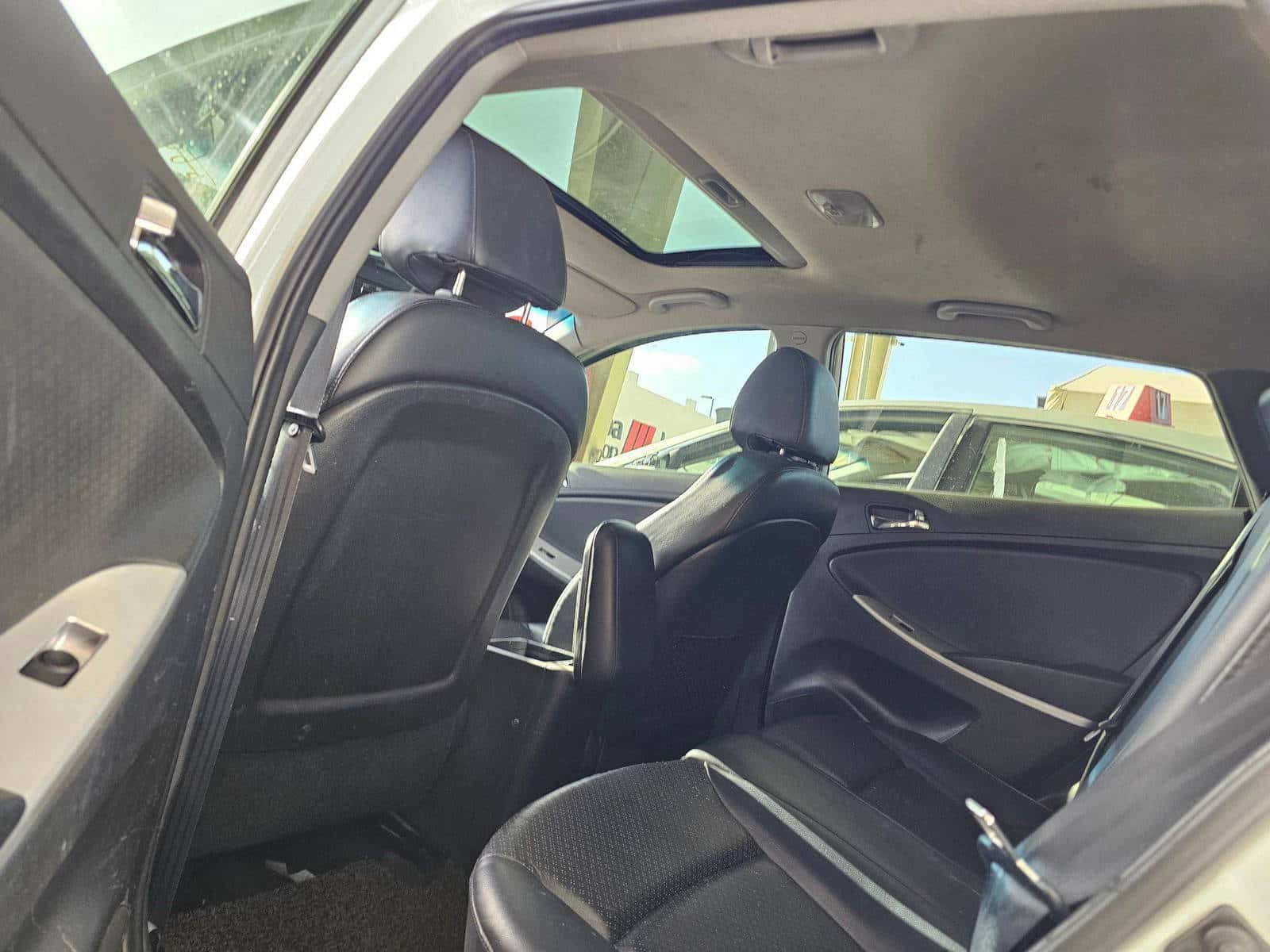 HYUNDAI ACCENT - Exterior