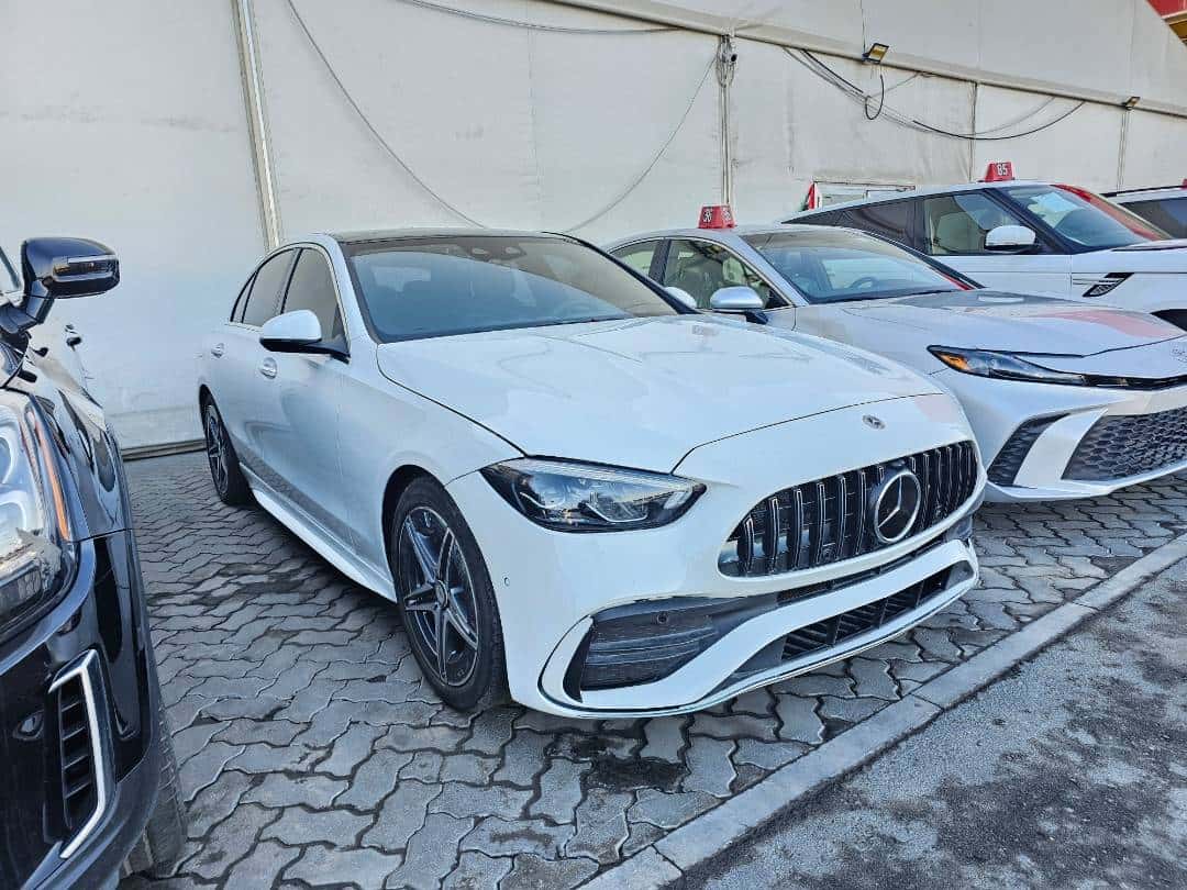 MERCEDES BENZ C200 - Exterior