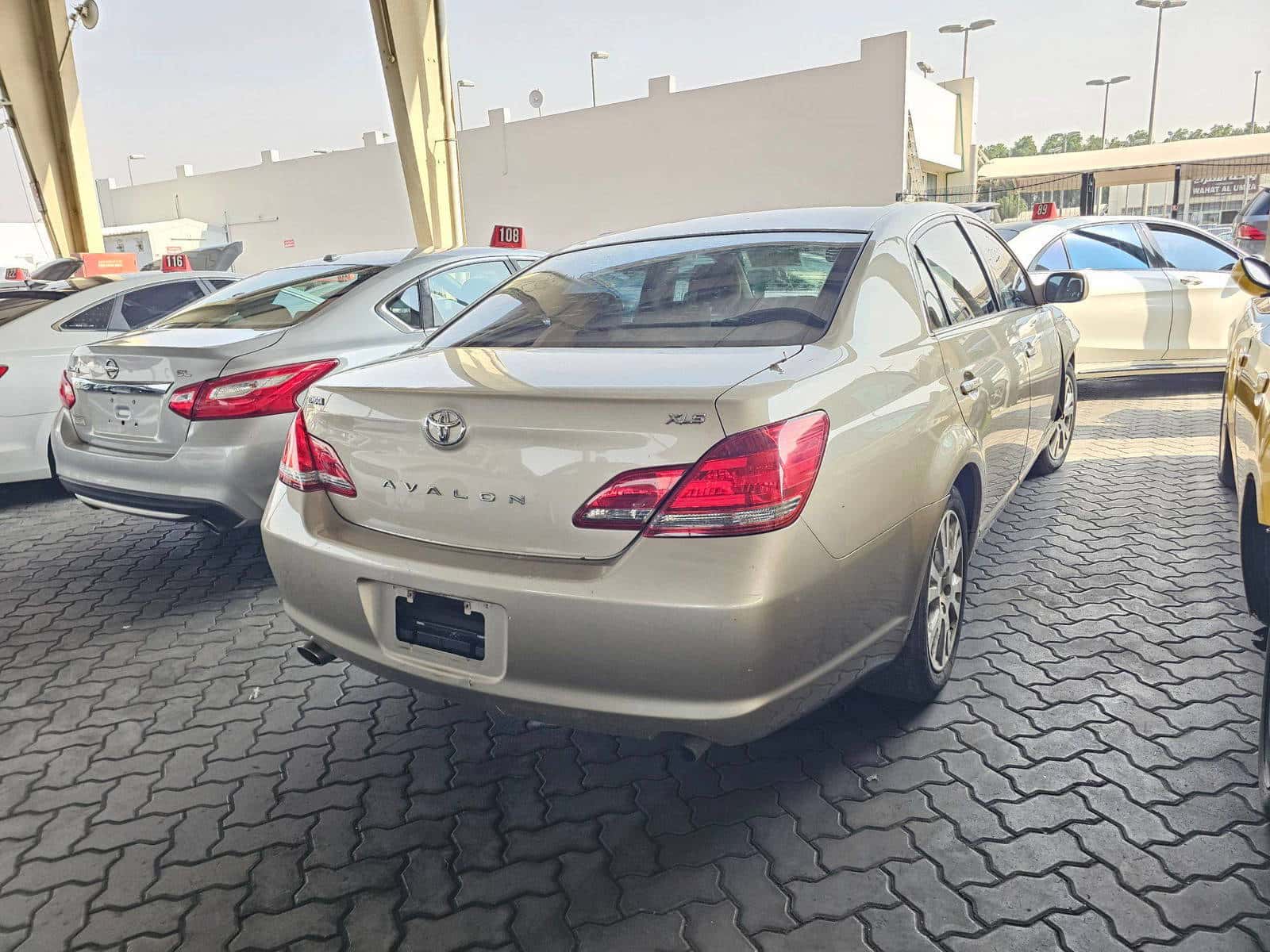 TOYOTA AVALON - Exterior