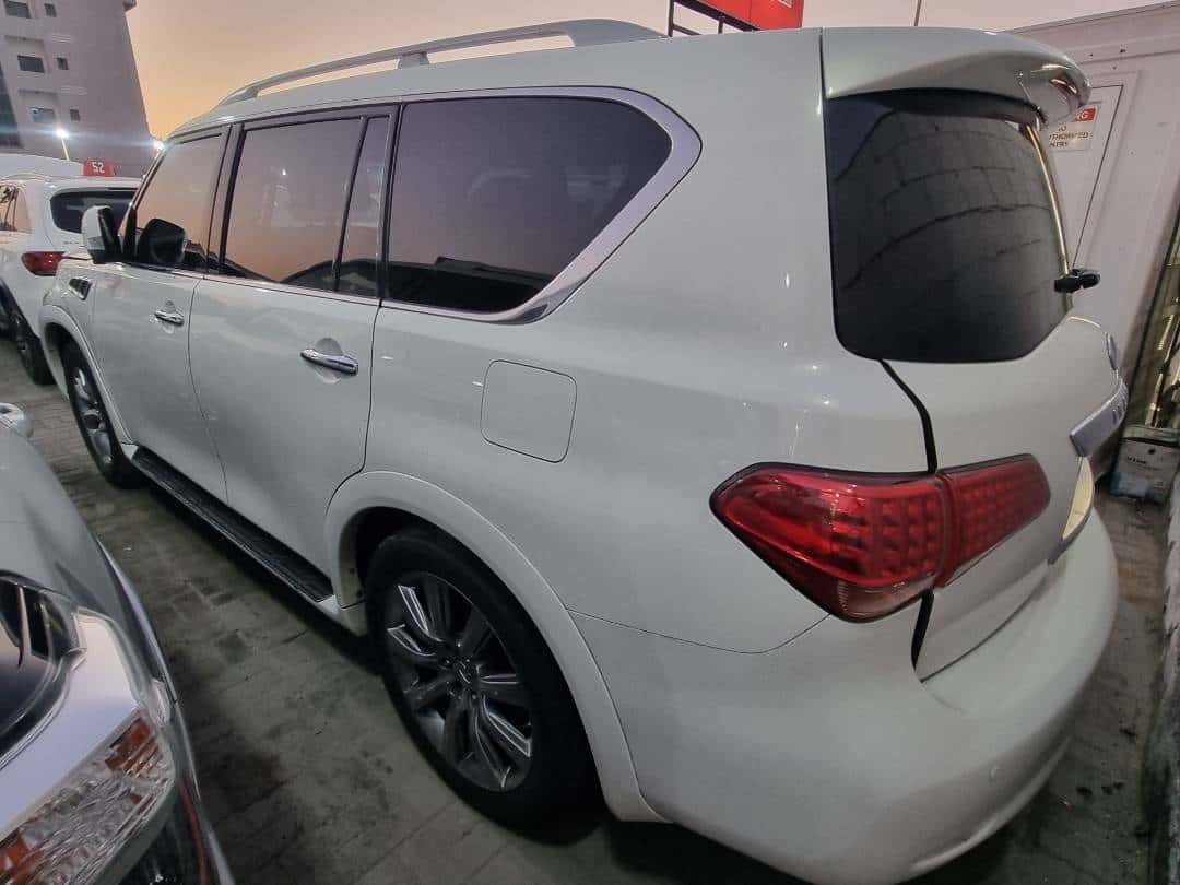 INFINITI QX56 - Exterior