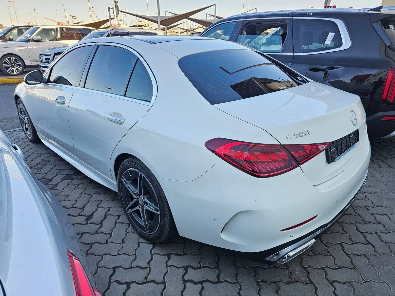 MERCEDES BENZ C200 - Exterior