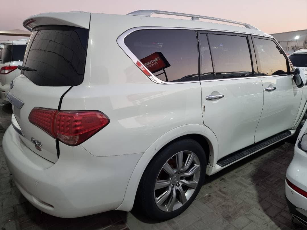 INFINITI QX56 - Exterior