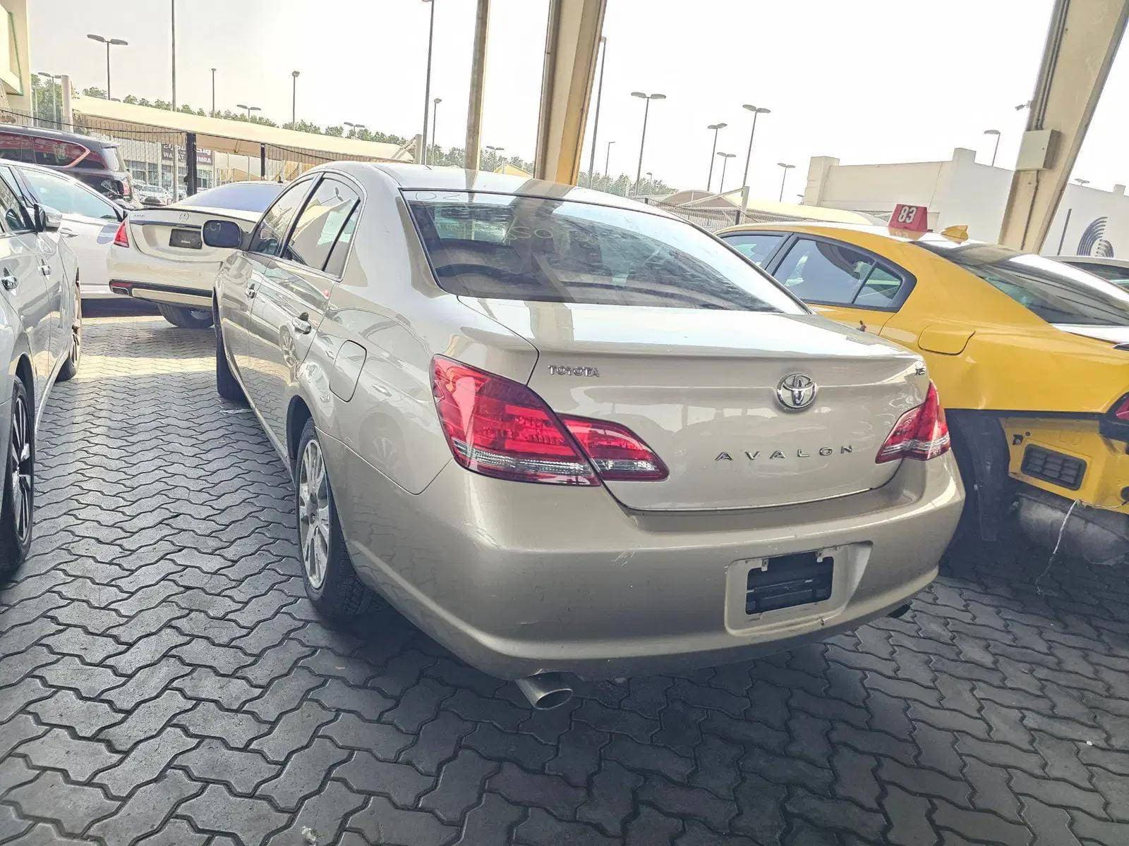 TOYOTA AVALON - Exterior