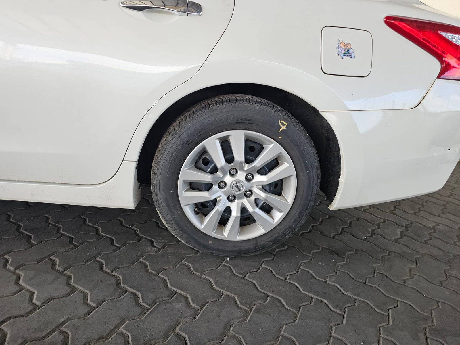 NISSAN ALTIMA - Exterior