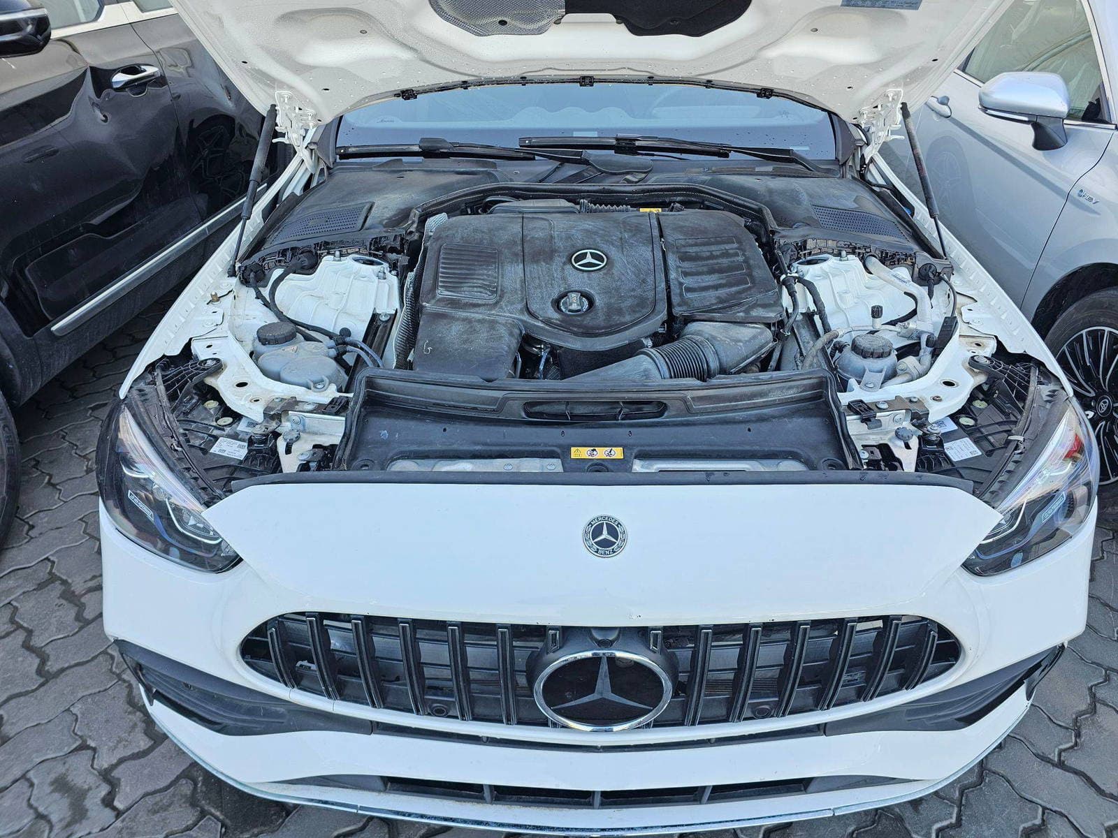 MERCEDES BENZ C200 - Exterior