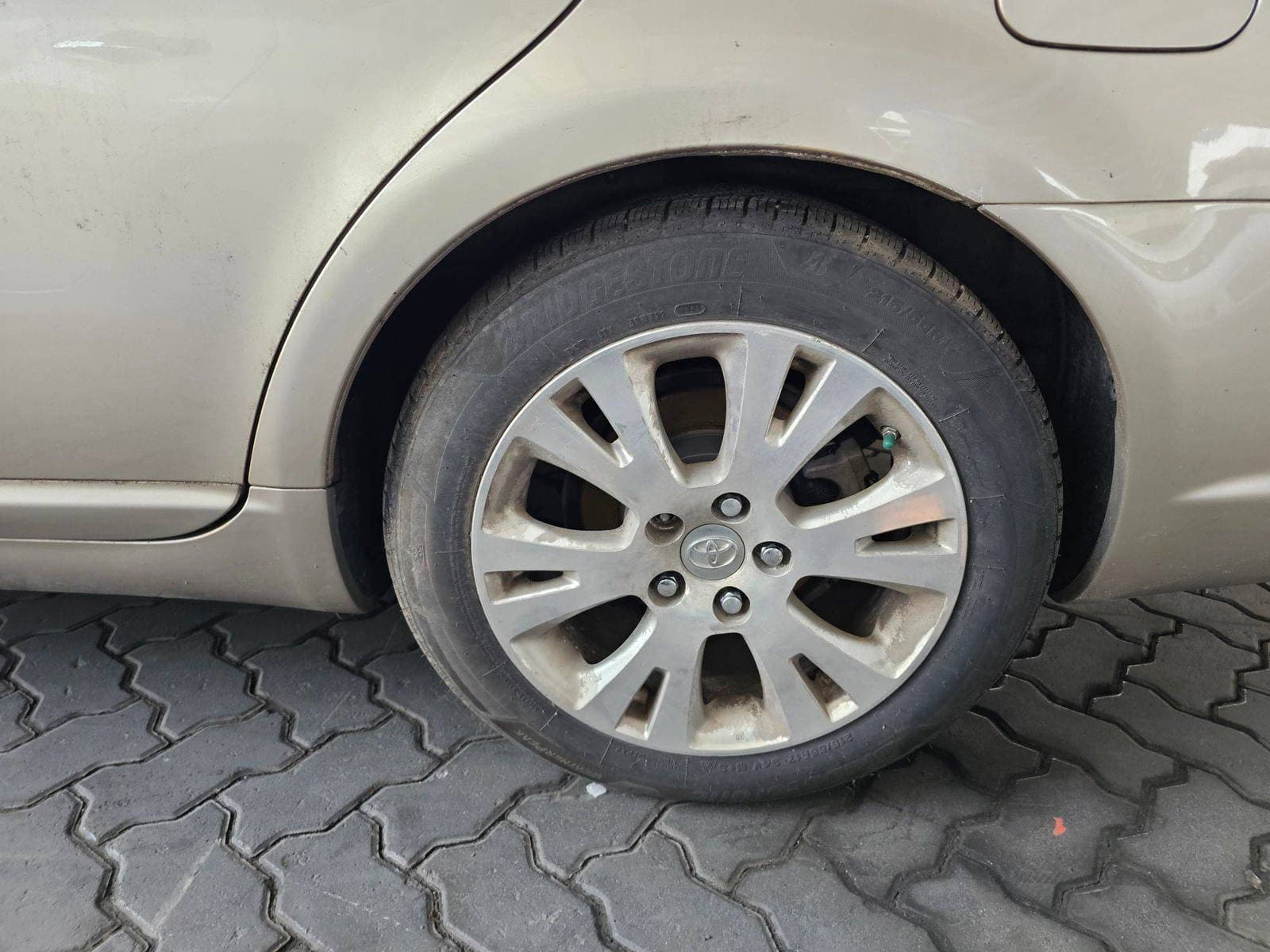 TOYOTA AVALON - Exterior