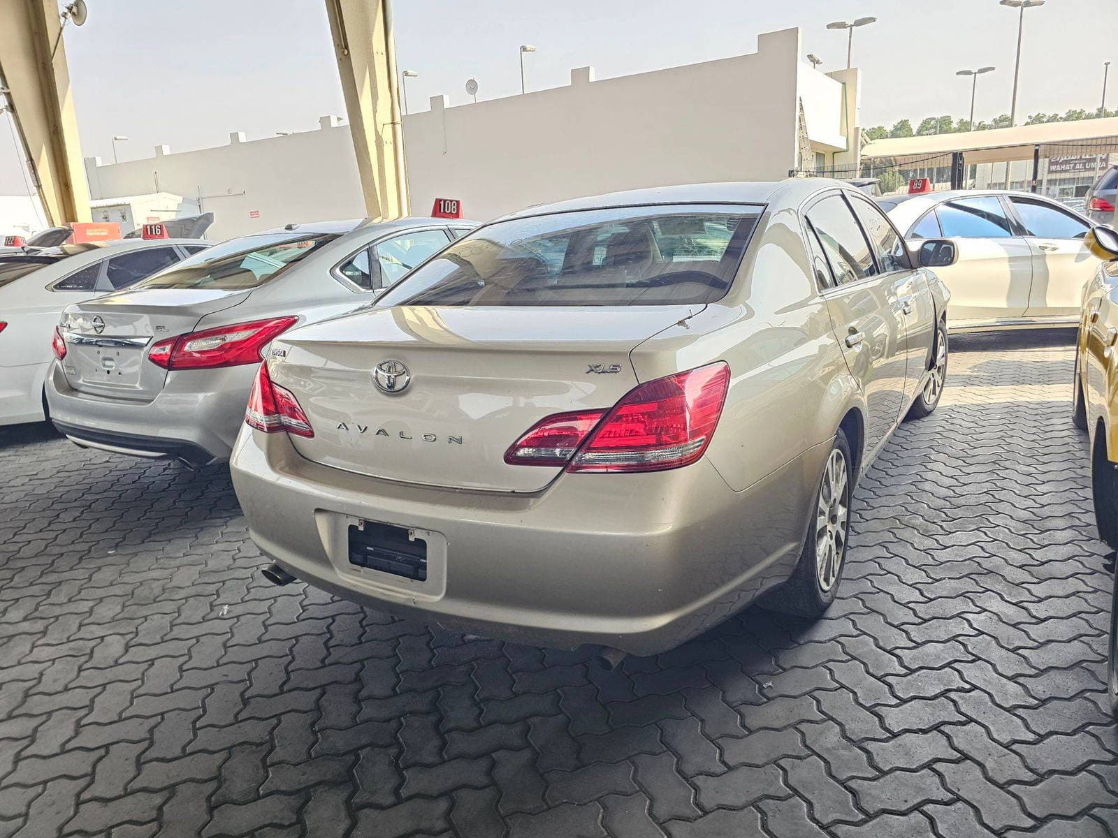 TOYOTA AVALON - Exterior